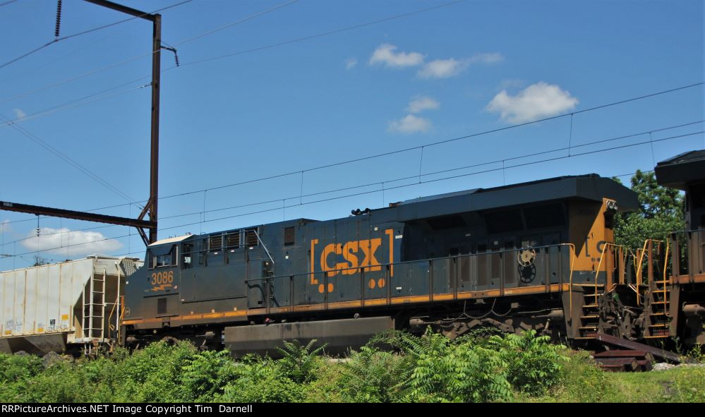 CSX 3086 on M404